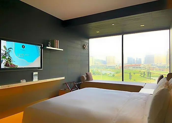 Yoho Hollywood Roosevelt 5*