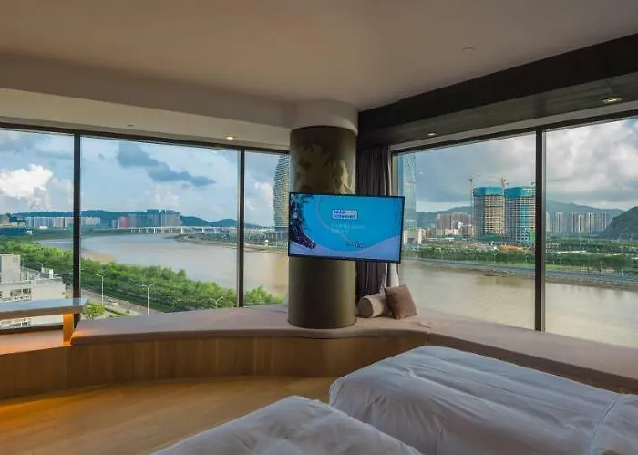 Yoho Hollywood Roosevelt 5*